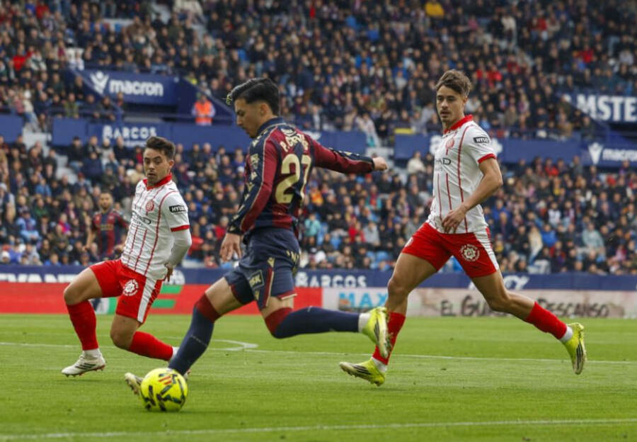 Levante vs  Girona (22:15 – 07/03) | Xem lại trận đấu