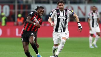 AC Milan vs Juventus (01:45 – 27/04) | Xem lại trận đấu